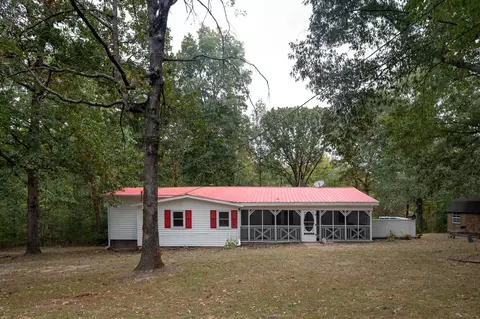 162 Sparrow Dr, Trenton, GA 30752