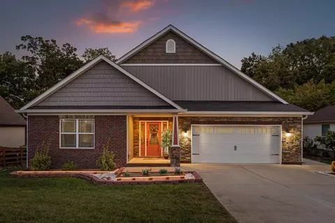 860 Soaring Eagle Cir, Hixson, TN 37343