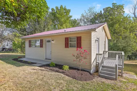 1219 SE Crest Dr, Cleveland, TN 37311