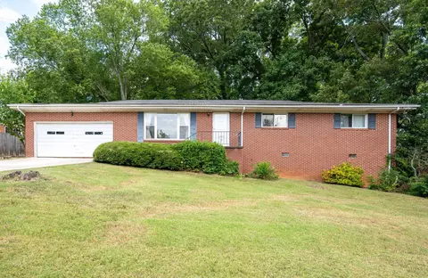 513 Las Lomas Dr, Chattanooga, TN 37421