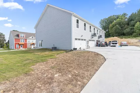 1767 SE Arbor Hls Dr, Cleveland, TN 37323