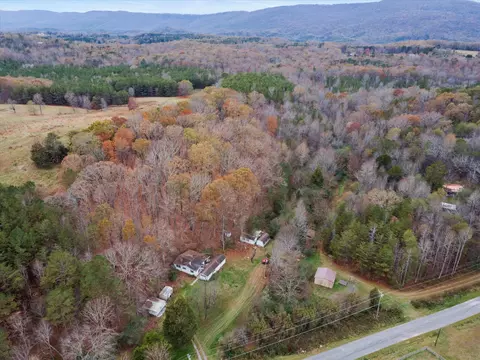 996 Friendship Rd, Chickamauga, GA 30707