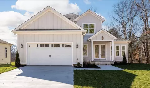 1750 River Breeze Dr, Soddy Daisy, TN 37379