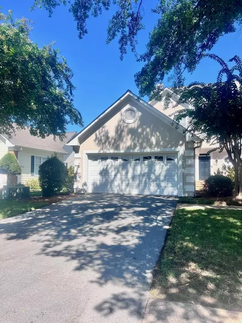 1089 Constitution Dr, Chattanooga, TN 37405