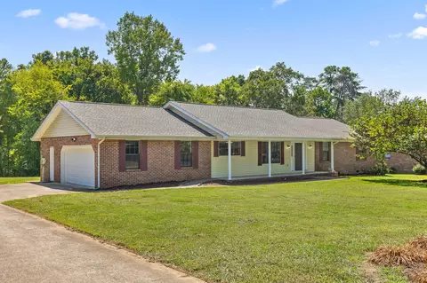 2810 Majestic Dr, Ooltewah, TN 37363