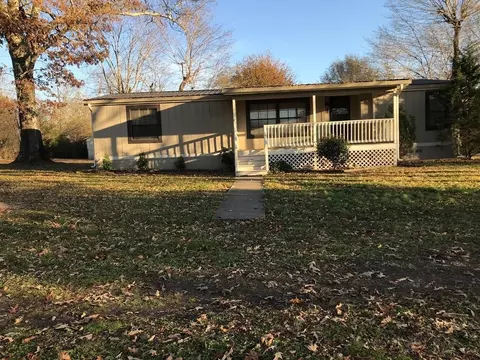 114 W John Hale Dr, Benton, TN 37307
