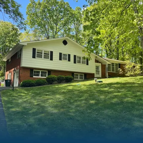 913 Glamis Cir, Signal Mountain, TN 37377
