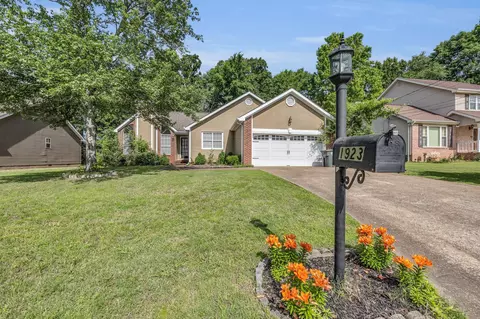 1923 Howell Mill Dr, Chattanooga, TN 37421