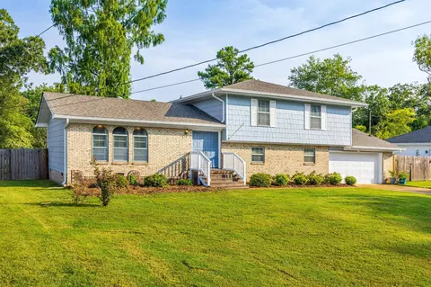 448 Kingsridge Dr, Hixson, TN 37343