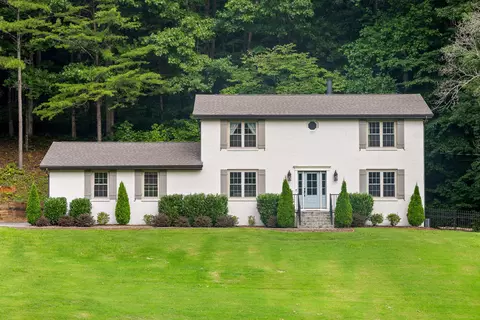 5107 Silver Ln, Apison, TN 37302