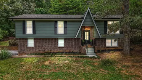 7610 Cove Ridge Dr, Hixson, TN 37343