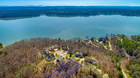 4711 Lake Forest Dr, Hixson, TN 37343