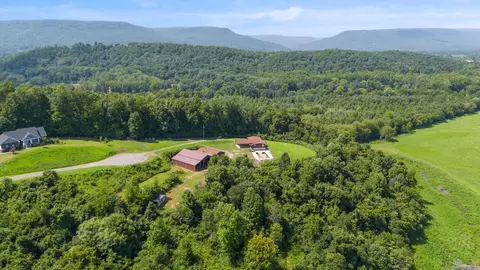 400 Derek Dr, Jasper, TN 37347 photo 4