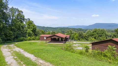 400 Derek Dr, Jasper, TN 37347 photo 2