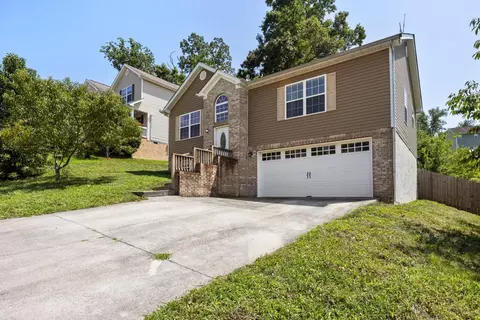 1806 Short Leaf Ln, Soddy Daisy, TN 37379