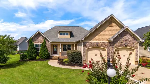 8559 Stack Rock Ln, Ooltewah, TN 37363