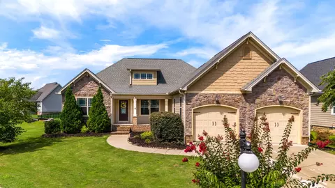 8559 Stack Rock Ln, Ooltewah, TN 37363