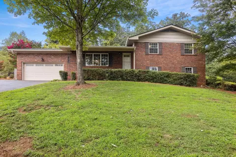 5833 Crestview Dr, Hixson, TN 37343
