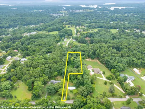 8438 Middle Valley Rd, Hixson, TN 37343