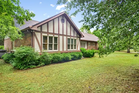 641 Falls View Dr, Hixson, TN 37343 photo 3