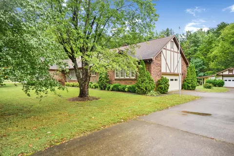641 Falls View Dr, Hixson, TN 37343 photo 2