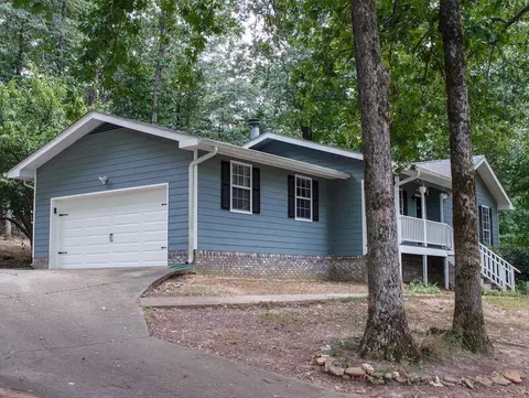 4910 Hunter Village Dr, Ooltewah, TN 37363