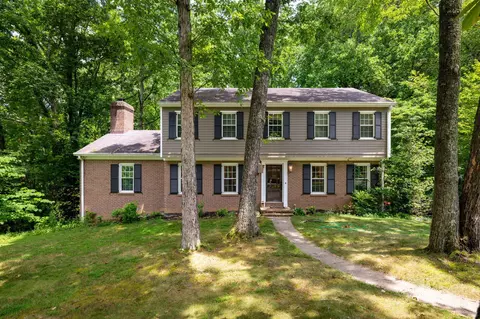 1236 Mountain Brook Cir, Signal Mountain, TN 37377