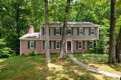 1236 Mountain Brook Cir, Signal Mountain, TN 37377