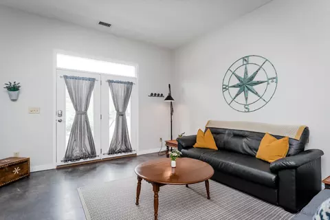 863 Flynn St #102, Chattanooga, TN 37403