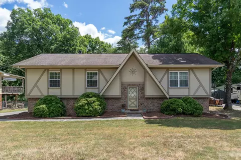 604 Danbridge Dr, Hixson, TN 37343