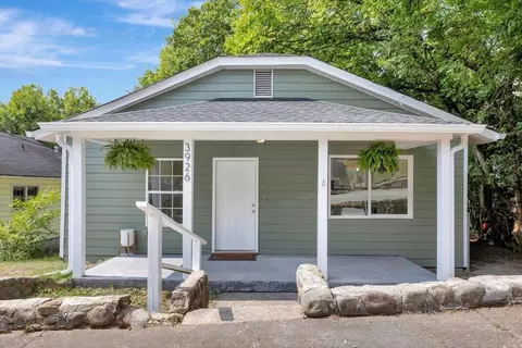 3926 Arkwright St, Lupton City, TN 37351