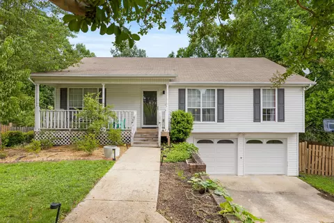 6911 Gwinnett Ct, Ooltewah, TN 37363