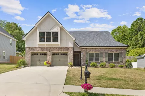 6461 Satjanon Dr, Ooltewah, TN 37363