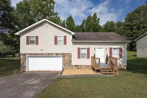 303 Ridgecrest Dr, La Fayette, GA 30728