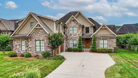 6176 Deep Canyon Rd, Hixson, TN 37343