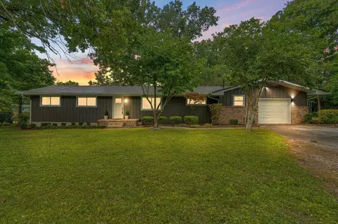 1173 Lakeside Cir, Hixson, TN 37343