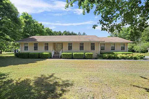 629 Falls View Dr, Hixson, TN 37343