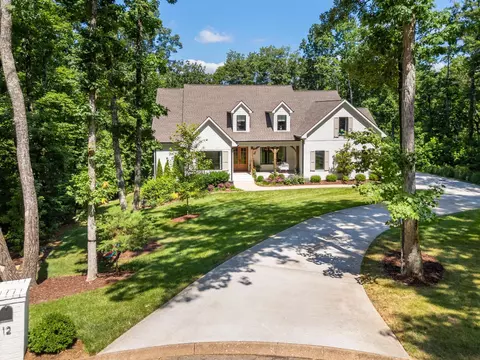 12 Balfour Ct, Signal Mountain, TN 37377