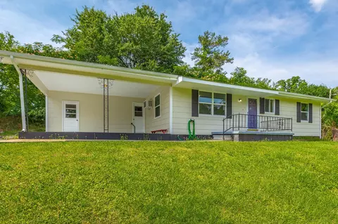 103 Cleveland Rd, Rossville, GA 30741