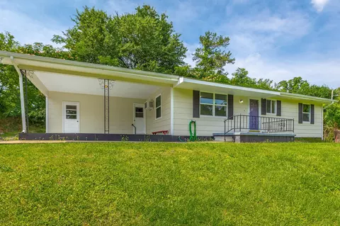 103 Cleveland Rd, Rossville, GA 30741
