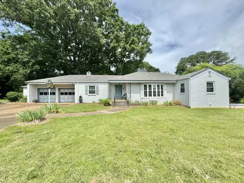 1053 Thelmeta Ave, Chattanooga, TN 37421