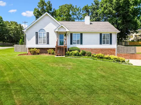 801 Brookcrest Ln, Hixson, TN 37343