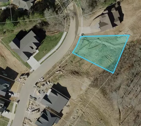 9799 Trestle Cir, Ooltewah, TN 37363
