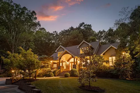 2525 Brenon Wood Ln, Signal Mountain, TN 37377