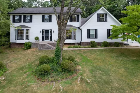 1748 Colonial Shores Dr, Hixson, TN 37343