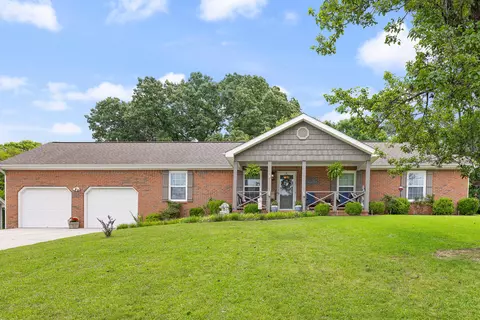 114 Oakview Dr, Rossville, GA 30741