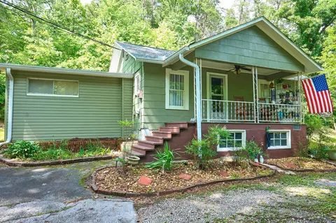 1896 Dry Valley Rd, Rossville, GA 30741