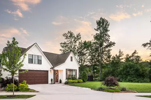 5587 Acadia Dr, Chattanooga, TN 37415