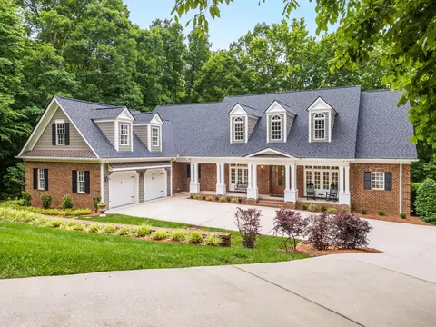 5513 Water Wheel Ln, Ooltewah, TN 37363