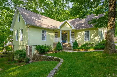 3698 Wilson Ave, Signal Mountain, TN 37377